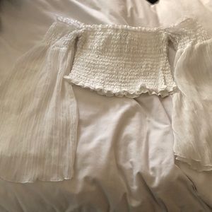 Crop top with open sleeves